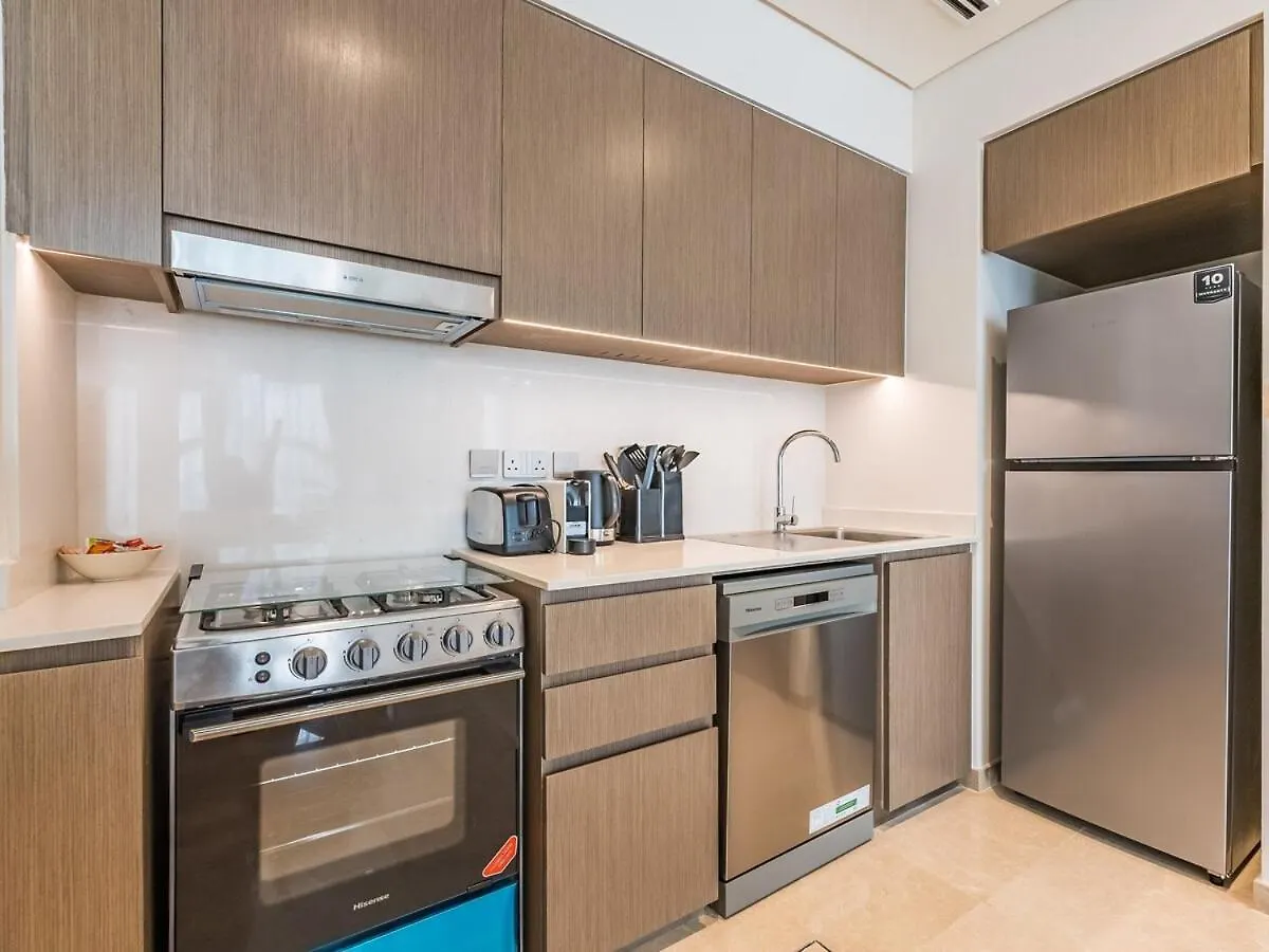 Luxurious 1Br Grande Signature Residence Dubai Apartment