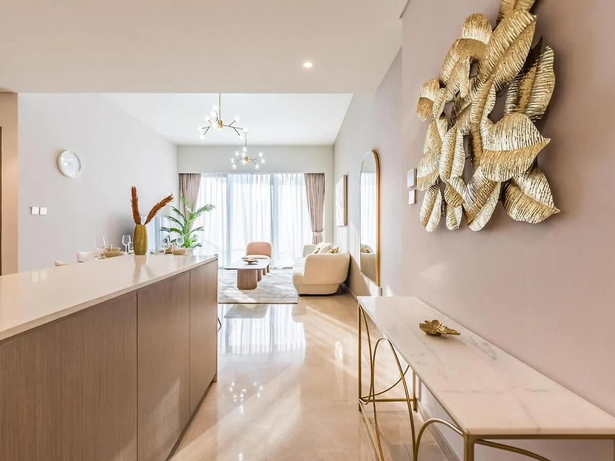 Luxurious 1Br Grande Signature Residence Dubai Apartment