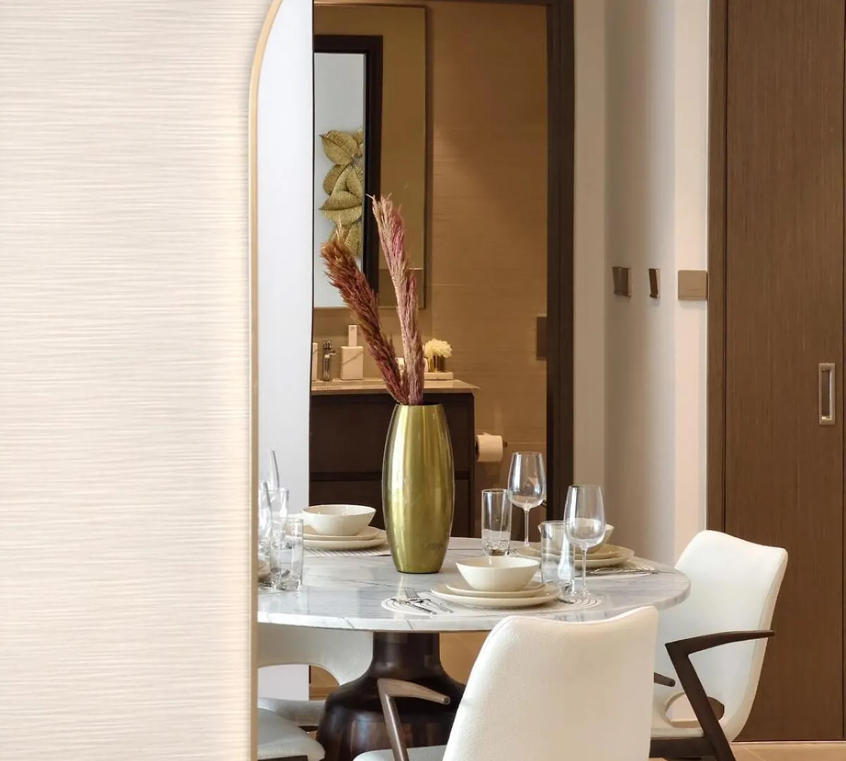 Luxurious 1Br Grande Signature Residence Dubai United Arab Emirates